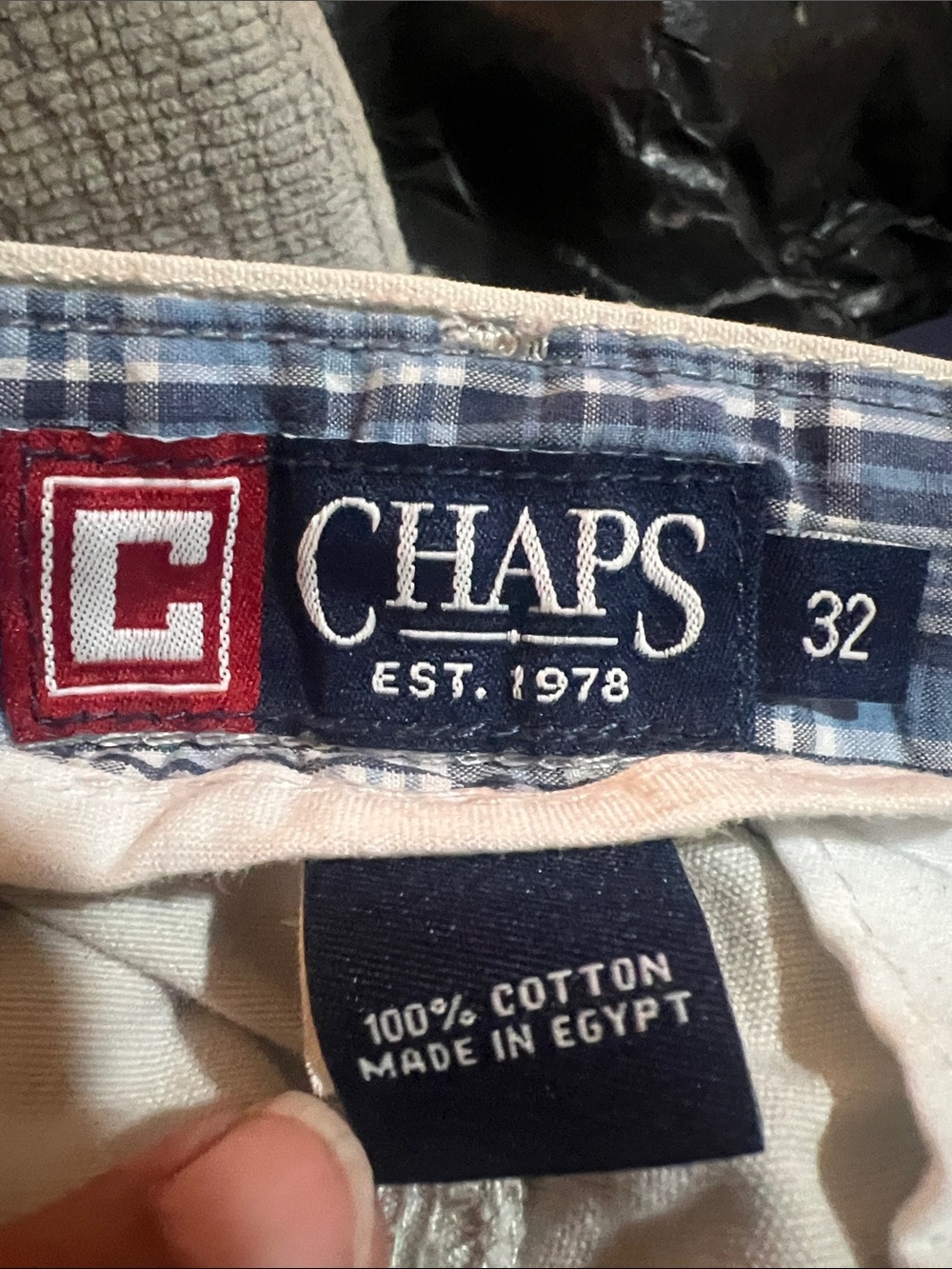 Men’s Chaps  beige cargo shorts Waistband size 32